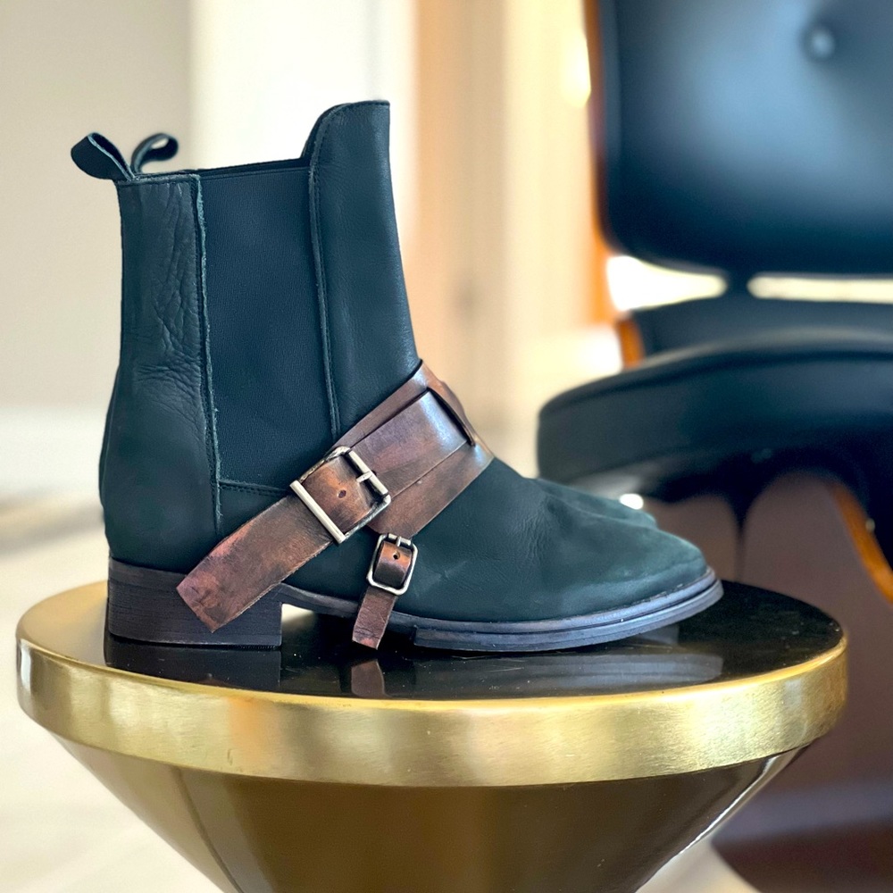 Super Chic Black and Brown Double Buckle Boots NEW!